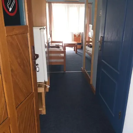 Garni Lupus Prenociste 3*