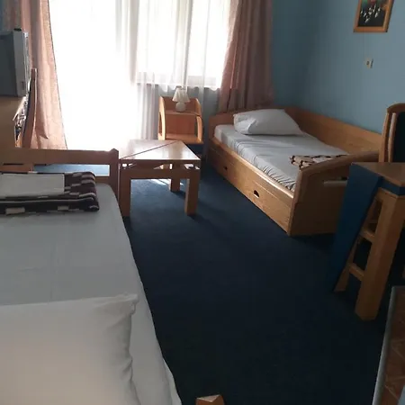 Garni Lupus Prenociste 3*