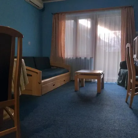 Garni Lupus Prenociste Hotel