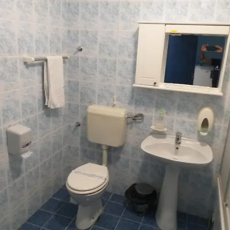 Garni Lupus Prenociste Kanjiza