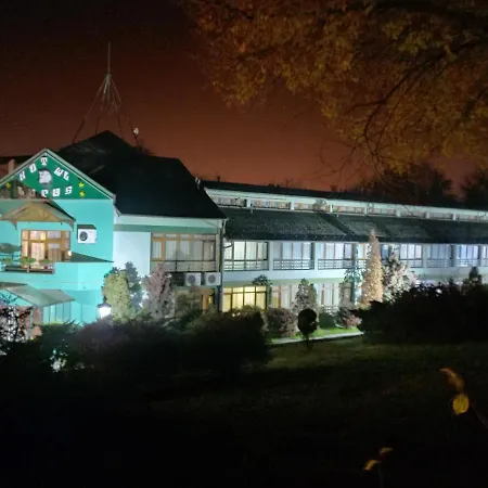 Garni Lupus Prenociste