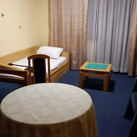Garni Lupus Prenociste Hotel Kanjiza