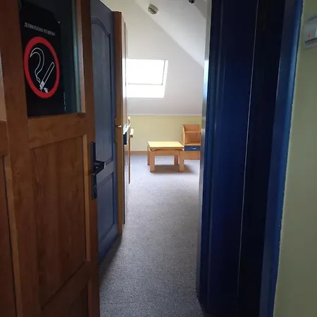 Garni Lupus Prenociste