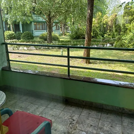 Garni Lupus Prenociste