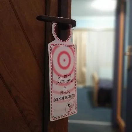 Garni Lupus Prenociste Hotel