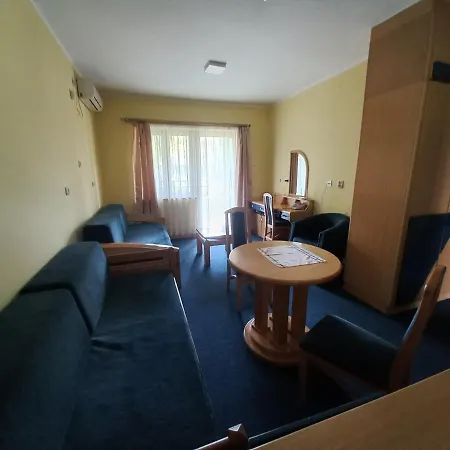 Garni Lupus Prenociste 3*