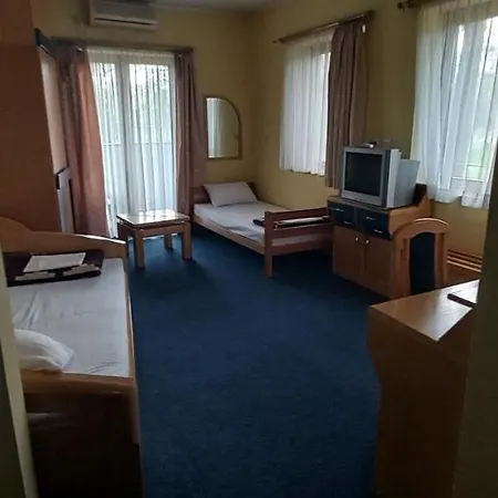 Garni Lupus Prenociste Hotel