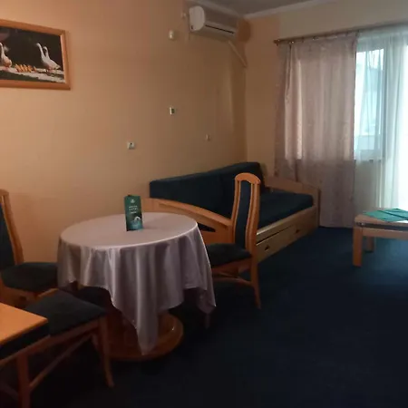 Garni Lupus Prenociste Hotel 3*